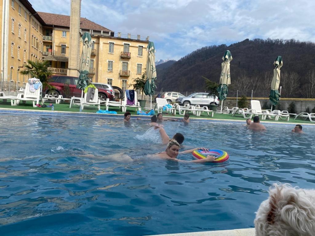 Hotel Ostrov Călimăneşti Exteriör bild